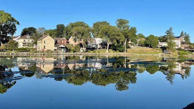 Picture of Children's Lake in Boiling Springs, Pennsylvania.