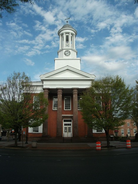 Picture of Cumberland County Courthouse.