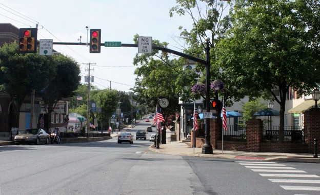 Picture of street in Elizabethtown, Pennsylvania.